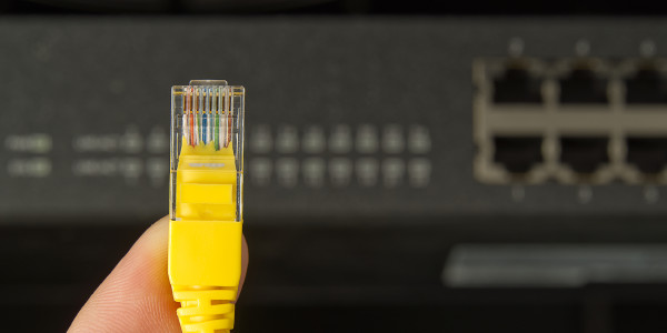Instalación / Implantación / Legalización de ICT en Barcelona · Comunicaciones mediante firewalls, VPNs y cifrado