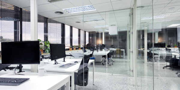 Proyectos de ICT Oficinas / Locales Comerciales en Barcelona · Instalación y mantenimiento de redes de alta velocidad