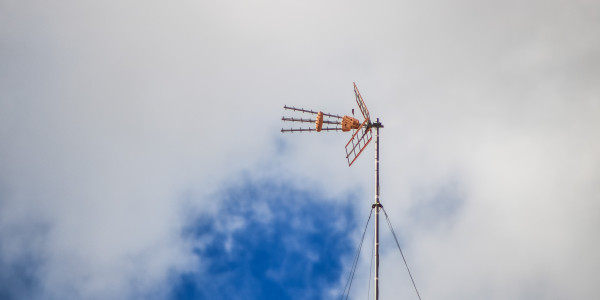Redacción / Implantación / Legalización de Proyectos ICT en Barcelona · Televisión digital y satelital